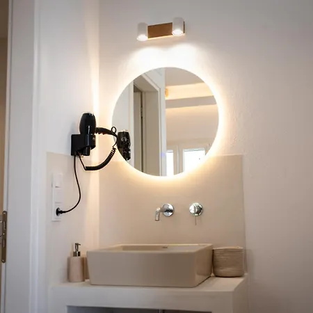 A Short Lemon Tree * Naxos City