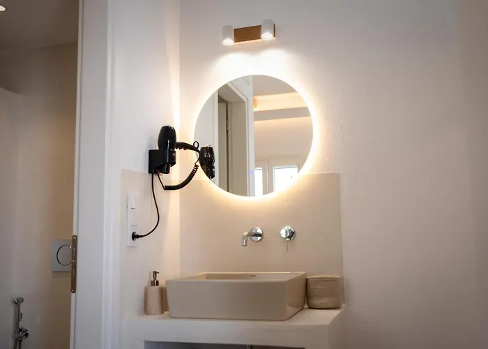 A Short Lemon Tree * Naxos City