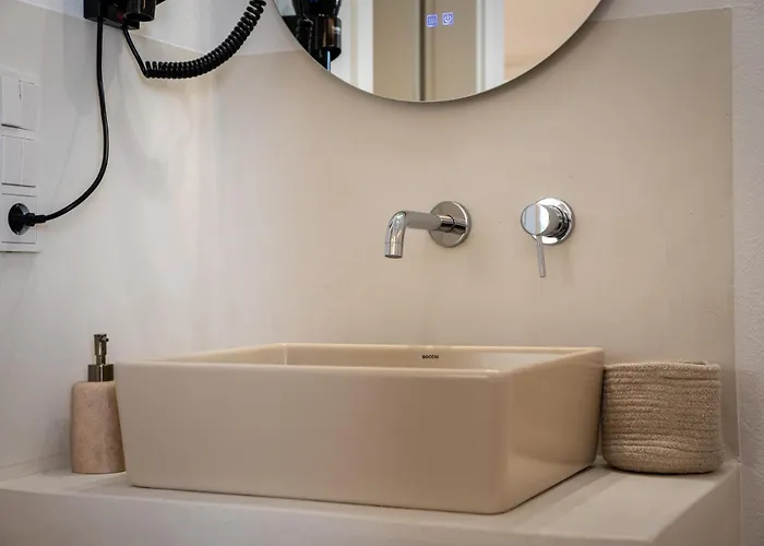 A Short Lemon Tree Appartement