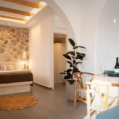 A Short Lemon Tree Apartment Naxos City
