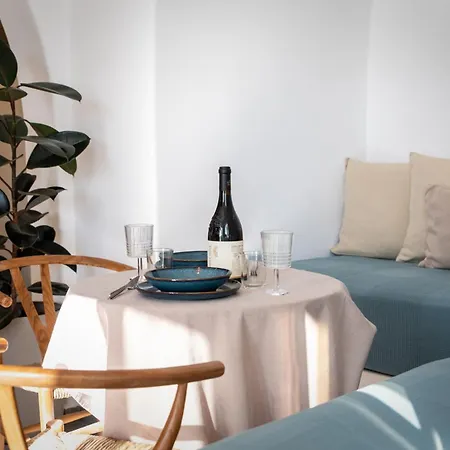 A Short Lemon Tree Apartment
